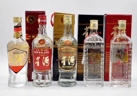 黑河回收红董褐董白董3款90年代的老董酒分别多少钱一瓶，各自介绍与特点分析